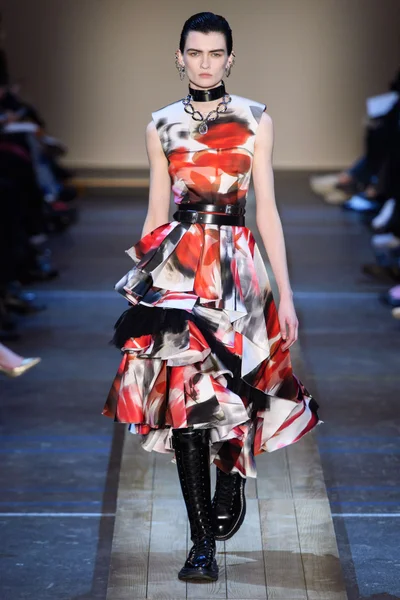 Look 9